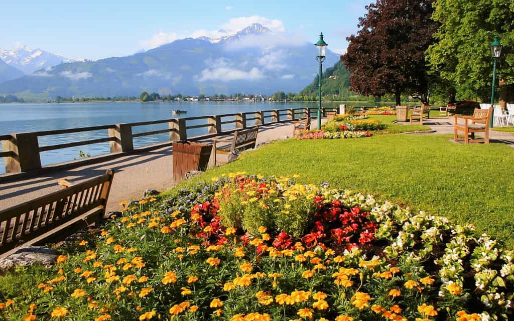 Elisabeth Park and Fountain in Zell am See